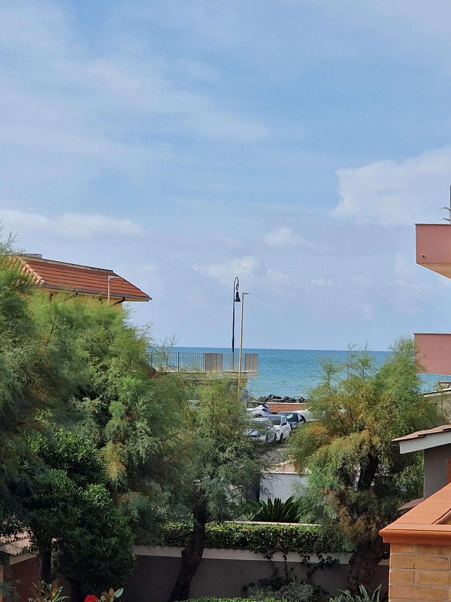 Vista Mare House Apartment Fiumicino Exterior photo