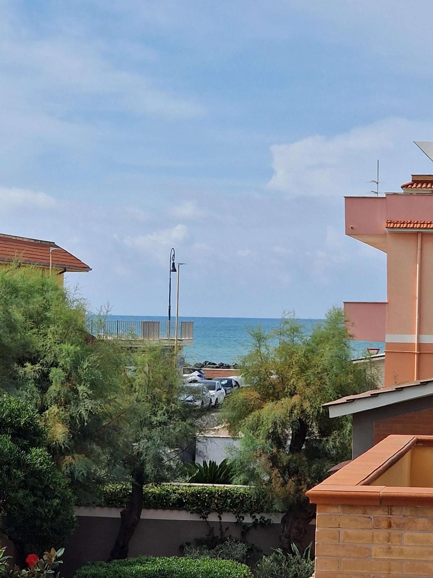 Vista Mare House Apartment Fiumicino Exterior photo